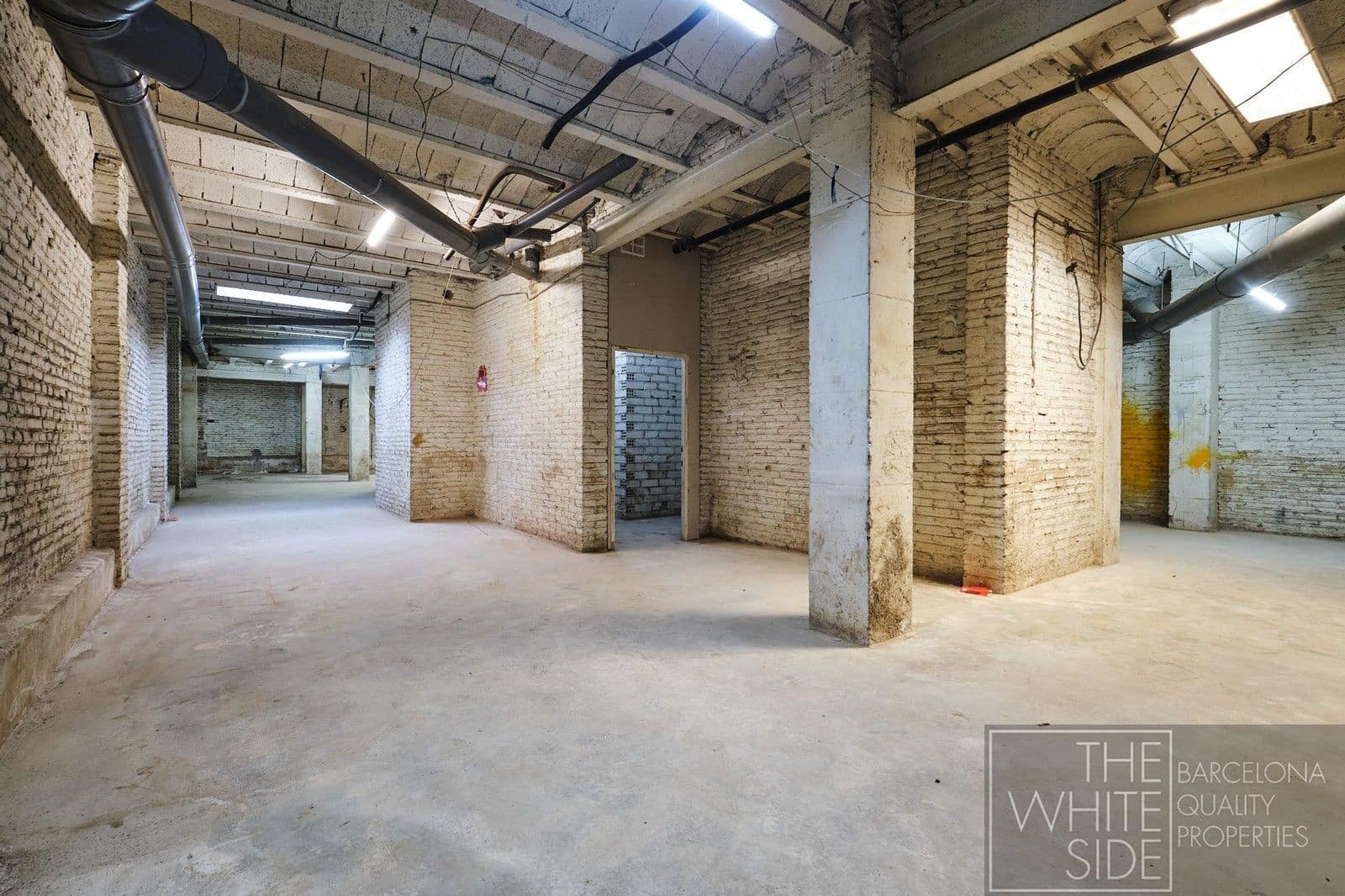 1 bedroom Commercial for sale in Barcelona city - € 490,000 (Ref: 9896208)