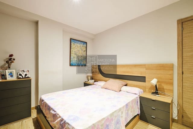 Piso de 3 habitaciones en L'Antiga Esquerra de L'Eixample, Barcelona ciudad en venta - 585.000 € (Ref: 9978399)