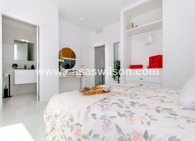 3 slaapkamer Villa te koop in Vistabella met zwembad - € 415.000 (Ref: 7561877)