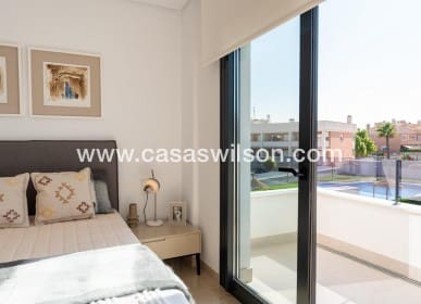 3 soveværelse Byhus til salg i Gran Alacant med swimmingpool - € 410.000 (Ref: 7561917)