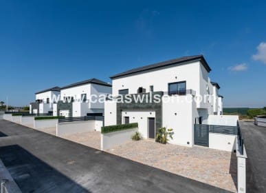 3 soveværelse Byhus til salg i Gran Alacant med swimmingpool - € 410.000 (Ref: 7561917)