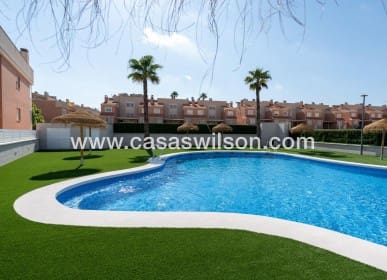 3 soveværelse Byhus til salg i Gran Alacant med swimmingpool - € 410.000 (Ref: 7561917)