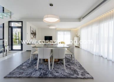 3 sypialnia Willa na sprzedaż w Campoamor z basenem - 1 195 000 € (Ref: 7561933)