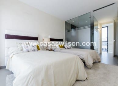 3 sypialnia Willa na sprzedaż w Campoamor z basenem - 1 195 000 € (Ref: 7561933)