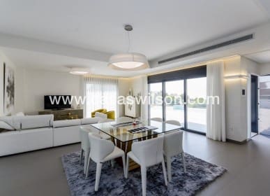 3 sypialnia Willa na sprzedaż w Campoamor z basenem - 1 195 000 € (Ref: 7561933)