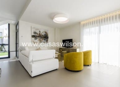 3 sypialnia Willa na sprzedaż w Campoamor z basenem - 1 195 000 € (Ref: 7561933)