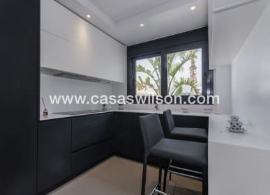 3 sypialnia Willa na sprzedaż w Campoamor z basenem - 1 195 000 € (Ref: 7561933)