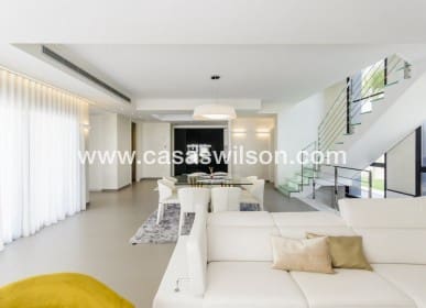 3 sypialnia Willa na sprzedaż w Campoamor z basenem - 1 195 000 € (Ref: 7561933)