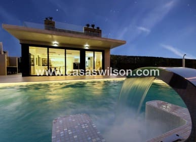 4 sypialnia Willa na sprzedaż w Campoamor z basenem - 1 195 000 € (Ref: 7561934)