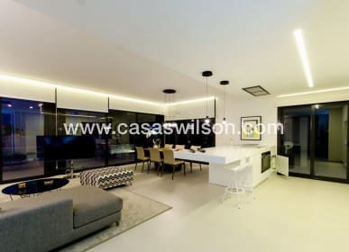 4 sypialnia Willa na sprzedaż w Campoamor z basenem - 1 195 000 € (Ref: 7561934)