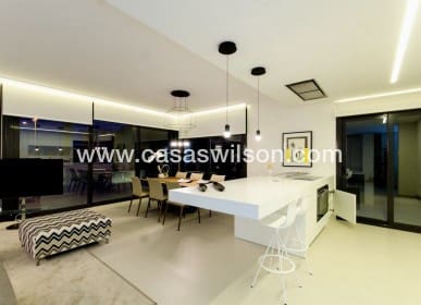 4 sypialnia Willa na sprzedaż w Campoamor z basenem - 1 195 000 € (Ref: 7561934)