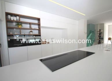 4 sypialnia Willa na sprzedaż w Campoamor z basenem - 1 195 000 € (Ref: 7561934)