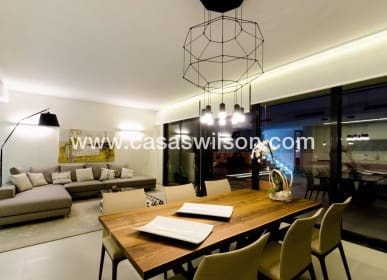 4 sypialnia Willa na sprzedaż w Campoamor z basenem - 1 195 000 € (Ref: 7561934)