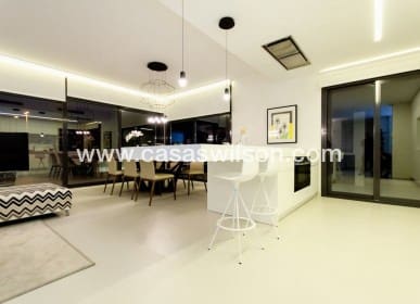 4 sypialnia Willa na sprzedaż w Campoamor z basenem - 1 195 000 € (Ref: 7561934)