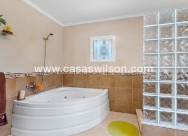 4 camera da letto Villa in vendita in Jacarilla con piscina - 350.000 € (Rif: 8562523)