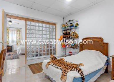 4 camera da letto Villa in vendita in Jacarilla con piscina - 350.000 € (Rif: 8562523)