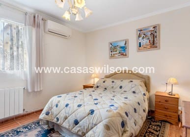 4 camera da letto Villa in vendita in Jacarilla con piscina - 350.000 € (Rif: 8562523)