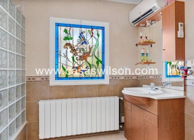 4 camera da letto Villa in vendita in Jacarilla con piscina - 350.000 € (Rif: 8562523)