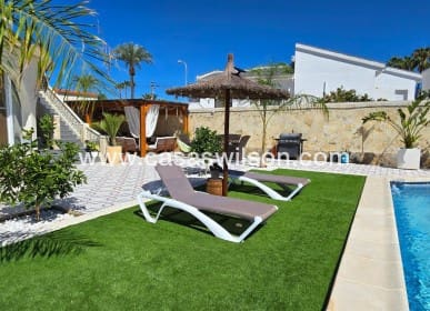 Chalet de 4 habitaciones en Ciudad Quesada en venta con piscina garaje - 595.000 € (Ref: 8675356)