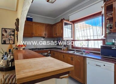 Chalet de 4 habitaciones en Ciudad Quesada en venta con piscina garaje - 595.000 € (Ref: 8675356)