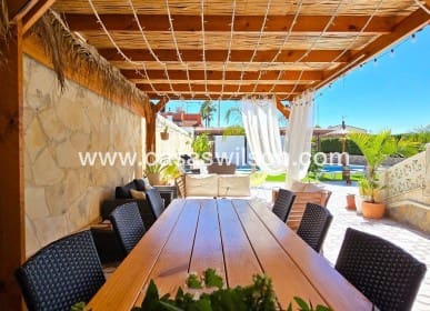 Chalet de 4 habitaciones en Ciudad Quesada en venta con piscina garaje - 595.000 € (Ref: 8675356)