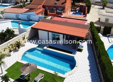 Chalet de 4 habitaciones en Ciudad Quesada en venta con piscina garaje - 595.000 € (Ref: 8675356)