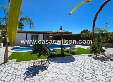 Chalet de 4 habitaciones en Ciudad Quesada en venta con piscina garaje - 595.000 € (Ref: 8675356)