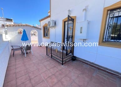 Adosado de 3 habitaciones en Vistabella, Orihuela en venta con piscina - 189.000 € (Ref: 9634933)