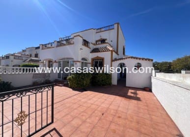 Adosado de 3 habitaciones en Vistabella, Orihuela en venta con piscina - 189.000 € (Ref: 9634933)
