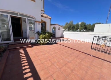 Adosado de 3 habitaciones en Vistabella, Orihuela en venta con piscina - 189.000 € (Ref: 9634933)