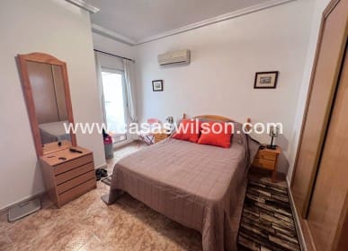 Apartamento de 2 habitaciones en Jacarilla en venta con piscina - 79.990 € (Ref: 9649826)