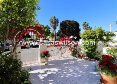 3 bedroom Townhouse for sale in Doña Pepa, Rojales with pool - € 249,950 (Ref: 9669111)