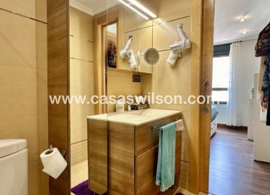 Apartamento de 2 habitaciones en Guardamar del Segura en venta - 319.000 € (Ref: 9669118)