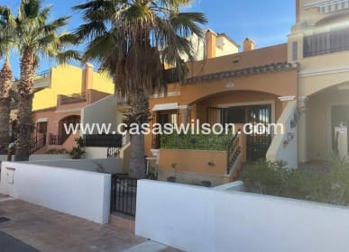 Casa de 3 habitaciones en Algorfa en venta con piscina - 249.000 € (Ref: 9684021)