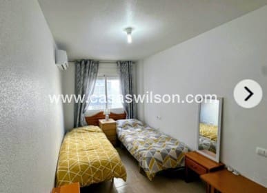 2 quarto Apartamento para venda em El Molino, Torrevieja com piscina - 110 000 € (Ref: 9684022)