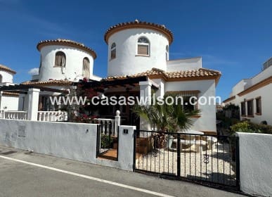 3 camera da letto Villa in vendita in El Raso con piscina - 220.000 € (Rif: 9720561)