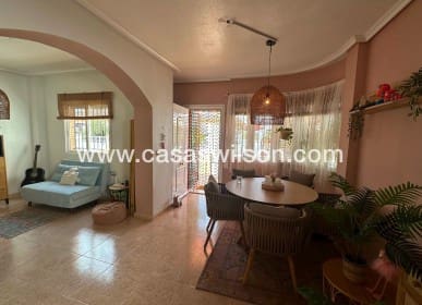 3 camera da letto Villa in vendita in El Raso con piscina - 220.000 € (Rif: 9720561)