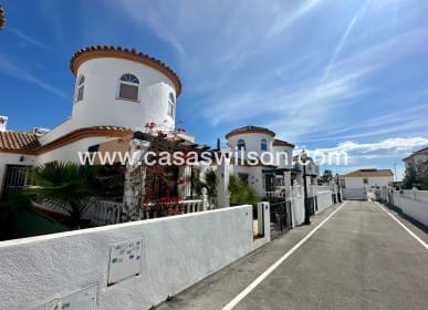 3 camera da letto Villa in vendita in El Raso con piscina - 220.000 € (Rif: 9720561)