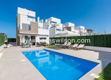 3 quarto Moradia para venda em El Raso com piscina - 445 000 € (Ref: 9730620)
