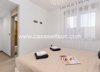 3 quarto Moradia para venda em El Raso com piscina - 445 000 € (Ref: 9730620)