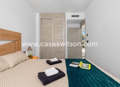 3 quarto Moradia para venda em El Raso com piscina - 445 000 € (Ref: 9730620)