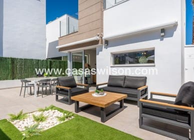 3 quarto Moradia para venda em El Raso com piscina - 445 000 € (Ref: 9730620)