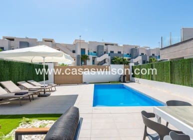 3 quarto Moradia para venda em El Raso com piscina - 445 000 € (Ref: 9730620)
