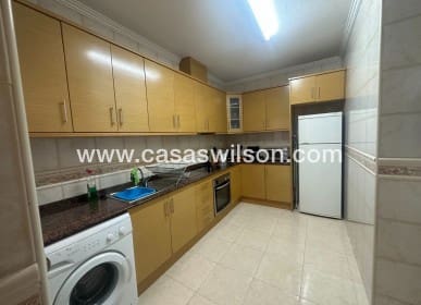 4 chambre Appartement à vendre à Jacarilla avec piscine - 145 000 € (Ref: 9768891)