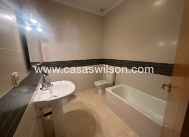 4 chambre Appartement à vendre à Jacarilla avec piscine - 145 000 € (Ref: 9768891)