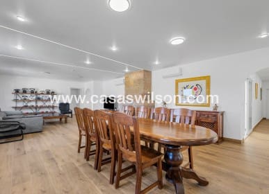 6 bedroom Villa for sale in Los Montesinos with pool - € 779,000 (Ref: 9818735)