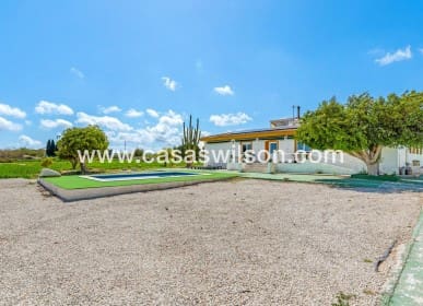 6 bedroom Villa for sale in Los Montesinos with pool - € 779,000 (Ref: 9818735)