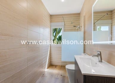 6 bedroom Villa for sale in Los Montesinos with pool - € 779,000 (Ref: 9818735)