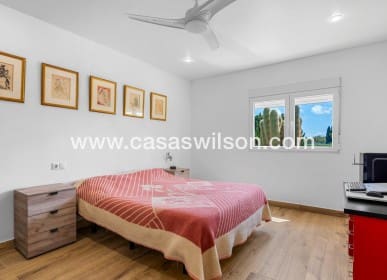 6 bedroom Villa for sale in Los Montesinos with pool - € 779,000 (Ref: 9818735)