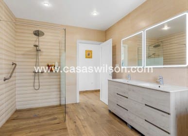 6 bedroom Villa for sale in Los Montesinos with pool - € 779,000 (Ref: 9818735)